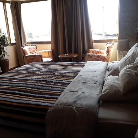 Karavella Vintage Apartment Пафос Екстериор снимка