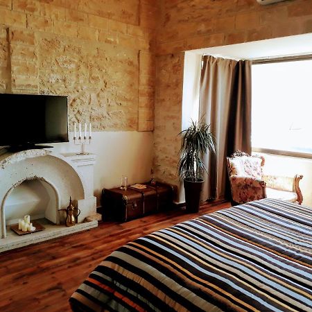 Karavella Vintage Apartment Пафос Екстериор снимка