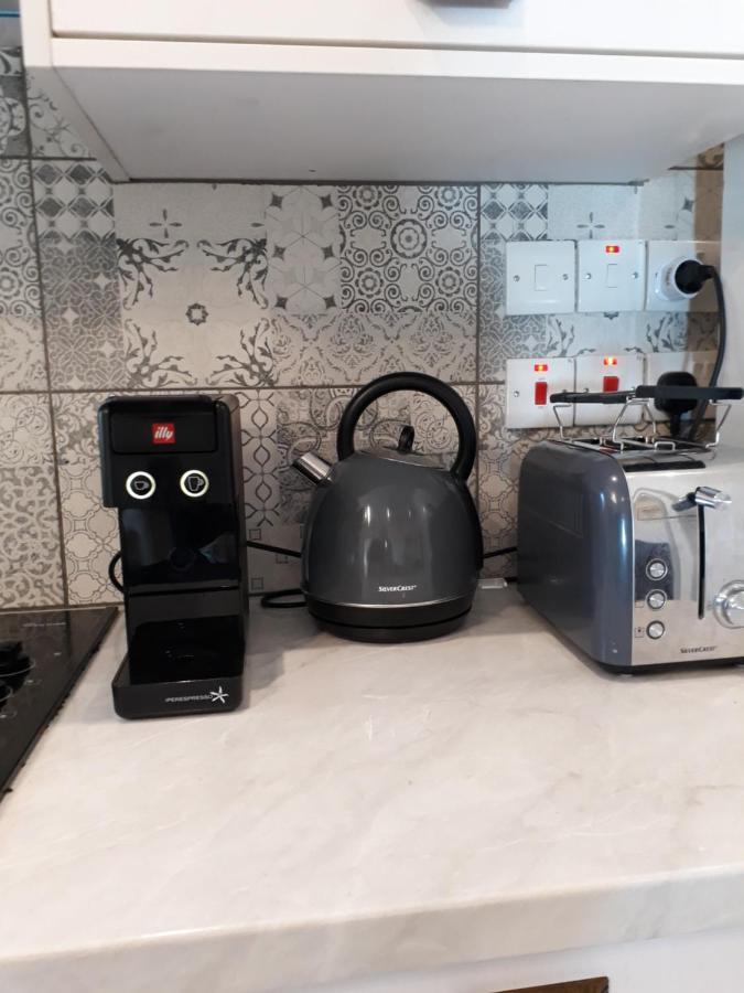 Karavella Vintage Apartment Пафос Екстериор снимка