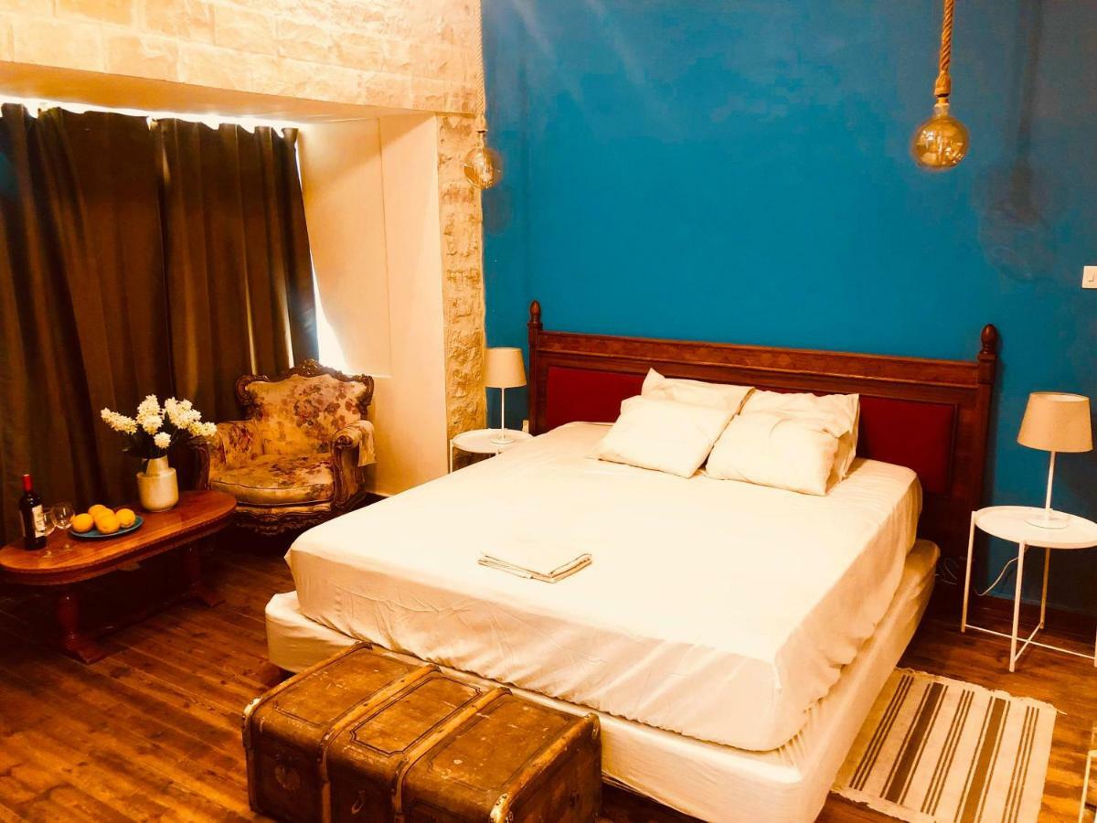 Karavella Vintage Apartment Пафос Екстериор снимка
